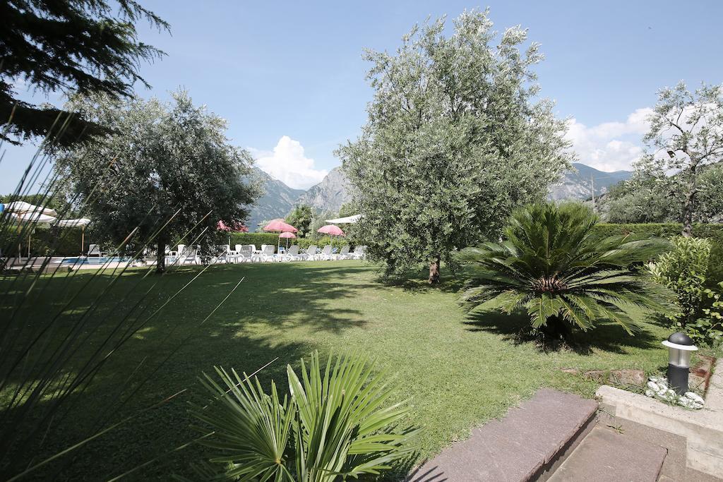 Hotel Villa Verde Torbole Sul Garda Exterior foto