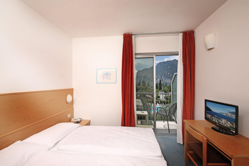 Hotel Villa Verde Torbole Sul Garda Exterior foto